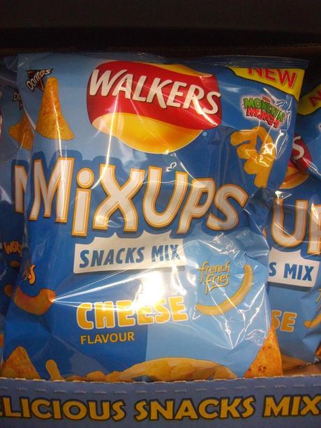 New Snacks! - Kinder Bueno DARK, Walkers Mixups, Hoola Hoops Puft, Thorntons Popcorn..