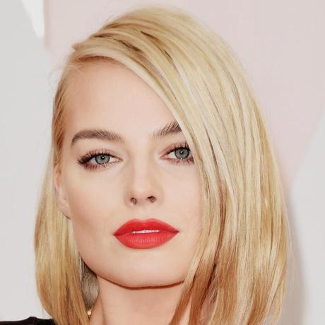Oscars 2015 | Emma Stone Bright Orange Lips