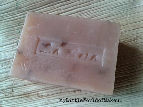 La Flora Organics Handmade Soap in Country Rose Review