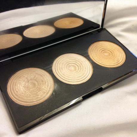 Review - Make Up Revolution Radiance Palette. 