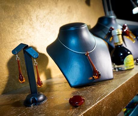 Murano glass jewellery, murano glass jewelry, jewelry in glass, glass jewelry, glass jewellery, gioielli in vetro, vetro murano, gioielli in vetro murano, cosa fare a Modena, dafareamodena,#dafareamodena, what to do in Modena, what to see in Modena, cosa visitare a Modena, what to do in bologna, what to do in parma, where to visit in bologna, artisan stores in italy, hand made in italy, Italian handmade,#handmade,#artisan, #lucky, what to see in Modena, which stores to visit in italy, where to shop in Modena, dove fare shopping a Modena, the best stores in Modena, best souvenirs in italy, souvenirs Modena, real souvenirs, travel and life blog, Italian lifestyle blog, Italian fashion blog, fashion in Modena, clothing store in Modena, la gioja, susanna martini, artist susanna martini, murano glass, buy murano glass, can you buy murano glass outside of Venice, buy murano glass in italy, where to shop in Modena, where to shop in Emilia romanga, #emiliaromagna, #modena,#bologna, #shopping, #murano,#muranoglass,#vetromurano, where to go in Modena, must see places in Modena, must visit in modena