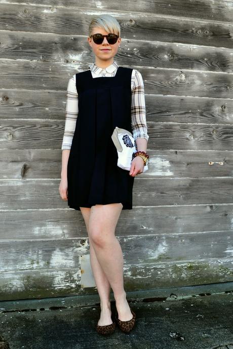 Look of the Day: Oasap Plaid & Printed Luck Clutch