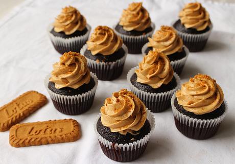Dark Chocolate Cupcakes With Speculoos Cookie Butter Frosting