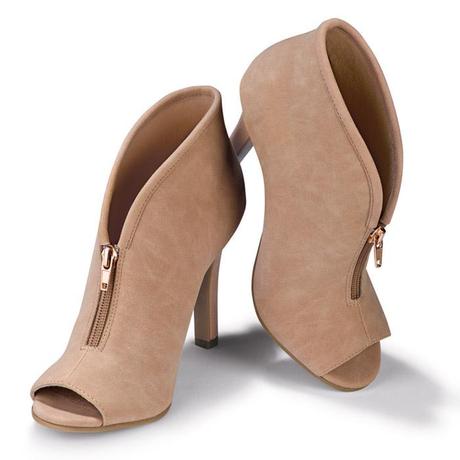 Kimono Dress That You Can Take From Your Desk to Drinks