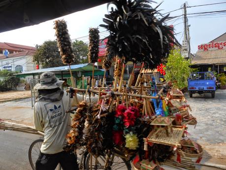 Shoot Bits # : A Cambodian Vendor On Wheels