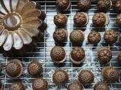 Flower-shaped Mini Almond Butter Banana Cakes with Dark Chocolate Chips!