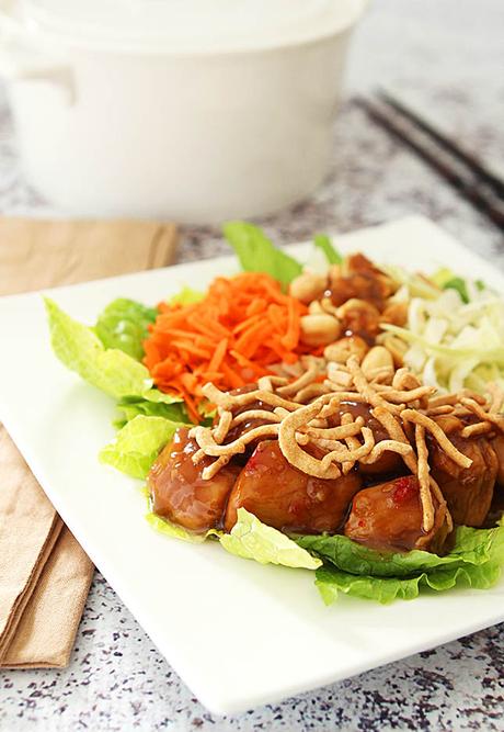Asian Chicken Salad from Houlihan’s – A Copycat Recipe