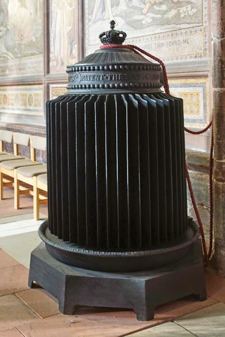 Chester Cathedral: heat and light