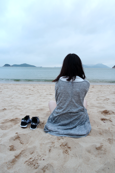 Daisybutter - Hong Kong Lifestyle and Fashion Blog: OOTD, what i wore, british fashion blogger, maxi cardigans, pineapple print shorts, repulse bay beach
