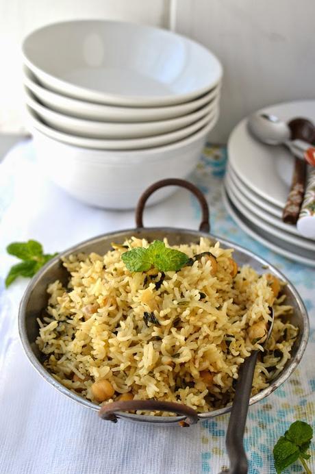 Methi Chana Pulao (Fenugreek leaves and Chickpea Pilaf)