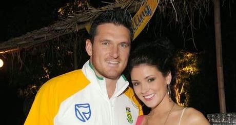 SA Opener Greame Smith accidentally sends SMS of divorce message !!