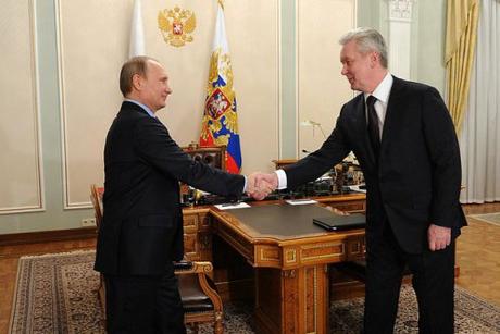 President Putin greets Moscow mayor Sergei Sobyanin. Novo-Ogaryovo, 02 Mar 2015.