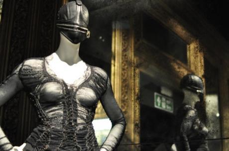 Alexander McQueen – Savage Beauty _DSC0095