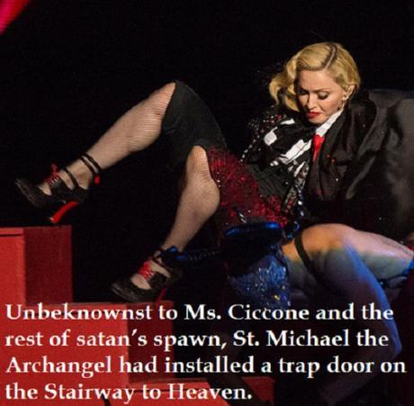 Madonna falls at BRIT award 2015