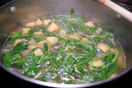 Creamy Spinach and Apple Soup with Croutons and Bacon Crumbles