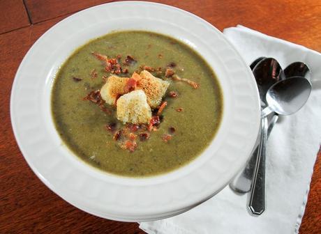 Creamy Spinach and Apple Soup with Croutons and Bacon Crumbles