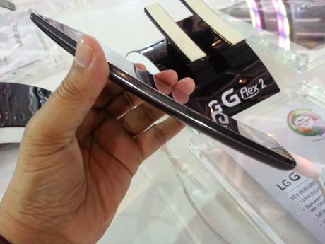 LG G Flex 2 - curved smartphone, side view
