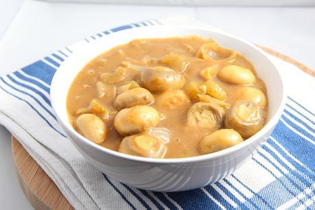 7 Delicious Dinner Ideas for Meat Free Week Mushrooms in Cajun Gravy | Vegan, Vegetarian