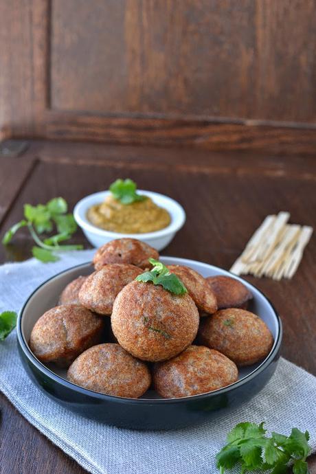 Ragi Paniyaram (Ragi Ponganalu)