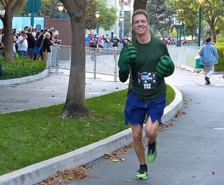 Mike Sohaskey (as Hulk) nearing Avengers Half Marathon finish