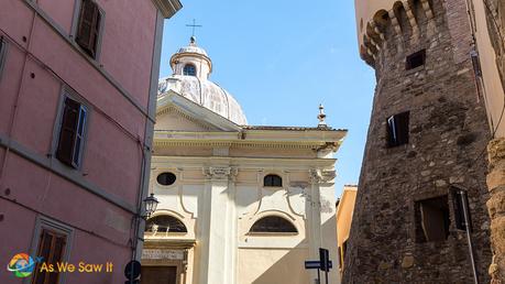 dome of Santa Maria della Orazione, one of the sights in Civitavecchia