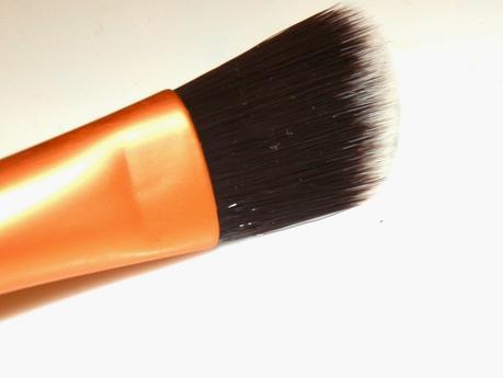 Real Techniques Angled Foundation Brush