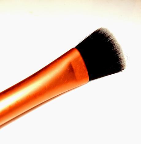 Real Techniques Angled Foundation Brush