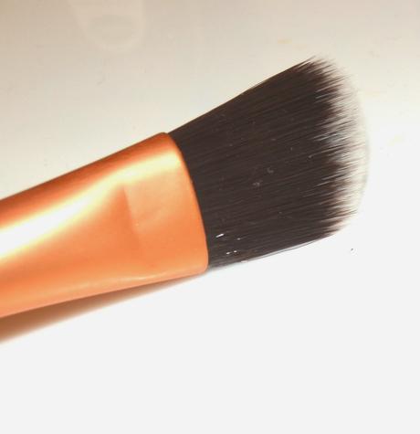 Real Techniques Angled Foundation Brush