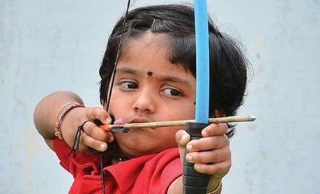Dolly Shivani, the archer creates record at age 3 !!