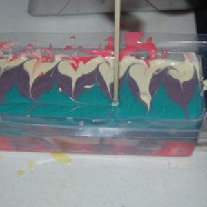 making taiwan swirl soap