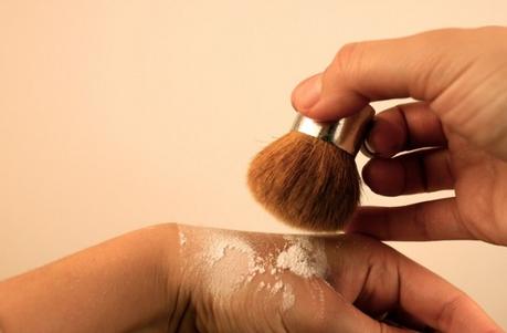 10 Unusual uses of baby powder