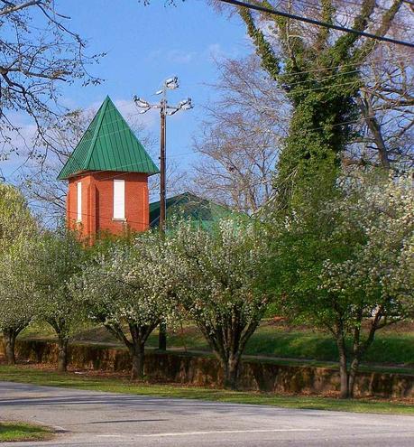 Of church buildings and temples