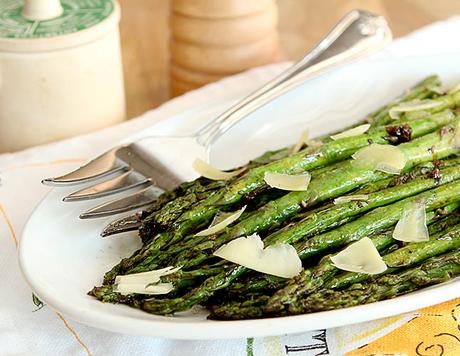 Grilled Asparagus with Garlic and Parmesan