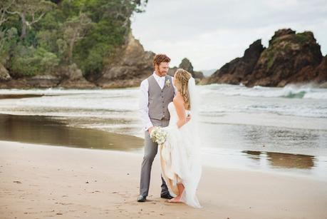 A Rustic Northland Beach Wedding by Emma Rogers Photography