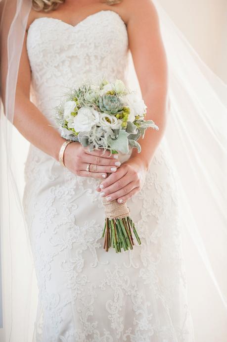 A Rustic Northland Beach Wedding by Emma Rogers Photography