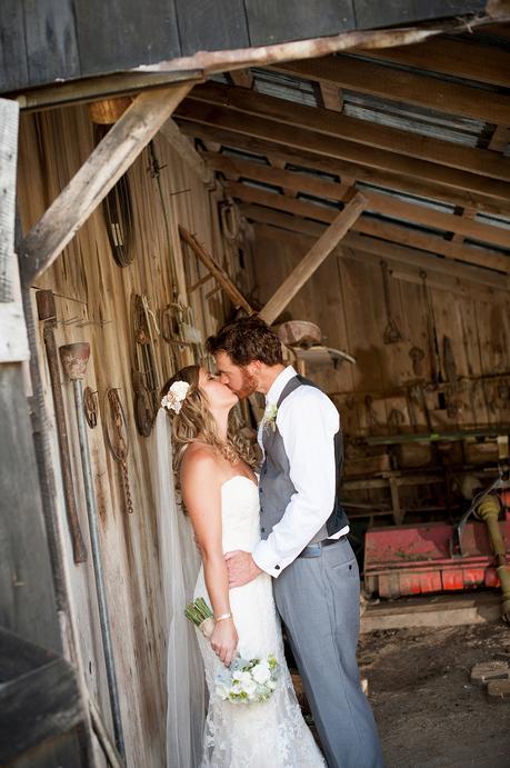 A Rustic Northland Beach Wedding by Emma Rogers Photography