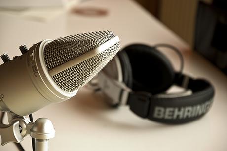 Podcasting Digs in its Heels as Many Marketers Look the Other Way