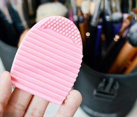 4 How to clean makeup brushes - spot cleaning - deep clean - Fluff by Sumwearco - Brushegg - Genzel Kisses (c)