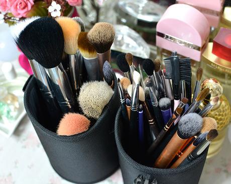 2 How to clean makeup brushes - spot cleaning - deep clean -  Genzel Kisses (c)
