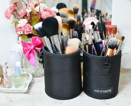 1 How to clean makeup brushes - spot cleaning - deep clean -  Genzel Kisses (c)