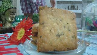 Rice and Curry leaves in my Crackers-Masala Crackers-Daring Bakers August 2013