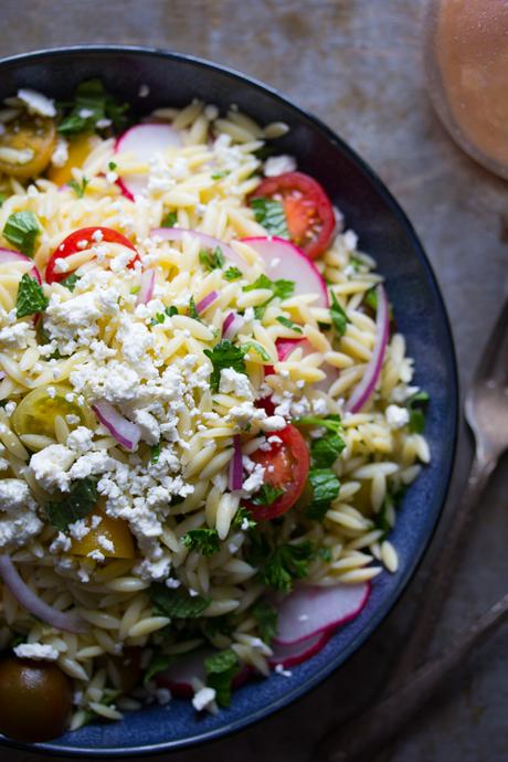 Herbed Orzo Salad with Tomatoes and Feta | sweetpeasandsaffron.com @sweetpeasaffron