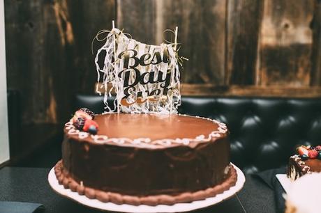 Designer Spotlight: Lauren Wells lodge-wedding-cake-cambria-grace
