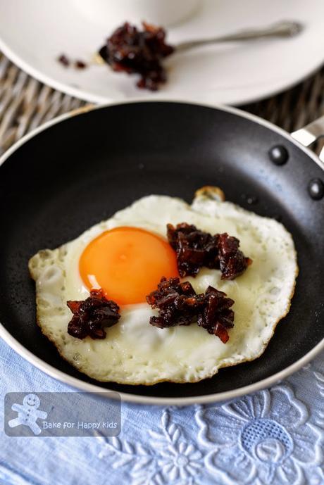 fried eggs with bacon jam