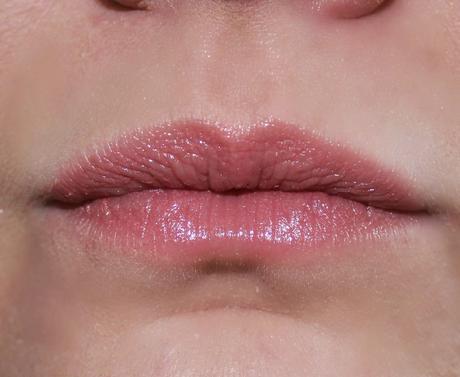 Review: Clarins Everlasting Foundation & Instant Light Lip Balm Perfectors