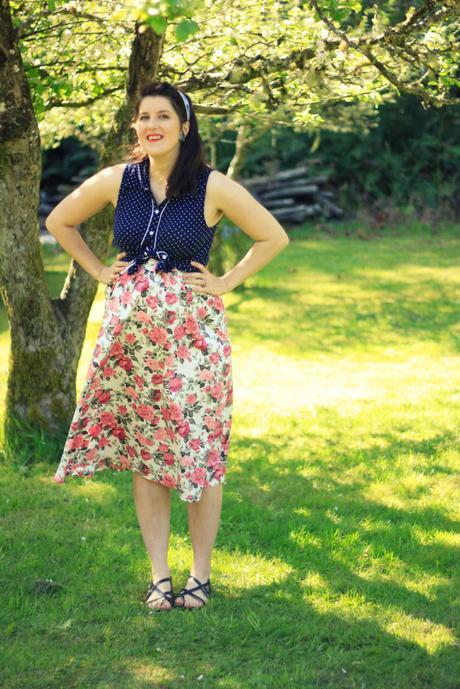 Retro floral skirt, polka dots, and 1950's makeup | www.eccentricowl.com
