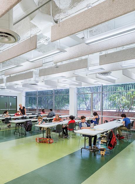 Modern mid-century Los Angeles school reuse has contemporary interior rooms