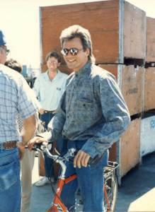 Richard-Dean-Anderson-on-the-set-of-MacGyver
