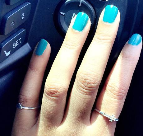 Color Statement Nail Polish: @MilaniCosmetics Tattle Teal