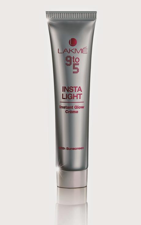 Lakme 9 to 5 Insta Light Instant Glow Crème -  fragrant crème with a unique combination of ingredients like mineralized powders and luminizing pearls that ensure an instant glow on the skin. Crafted especially to suit Indian skintones, it seamlessly blends like a crème without making your skin sticky and sets like a powder, giving skin a matte look.